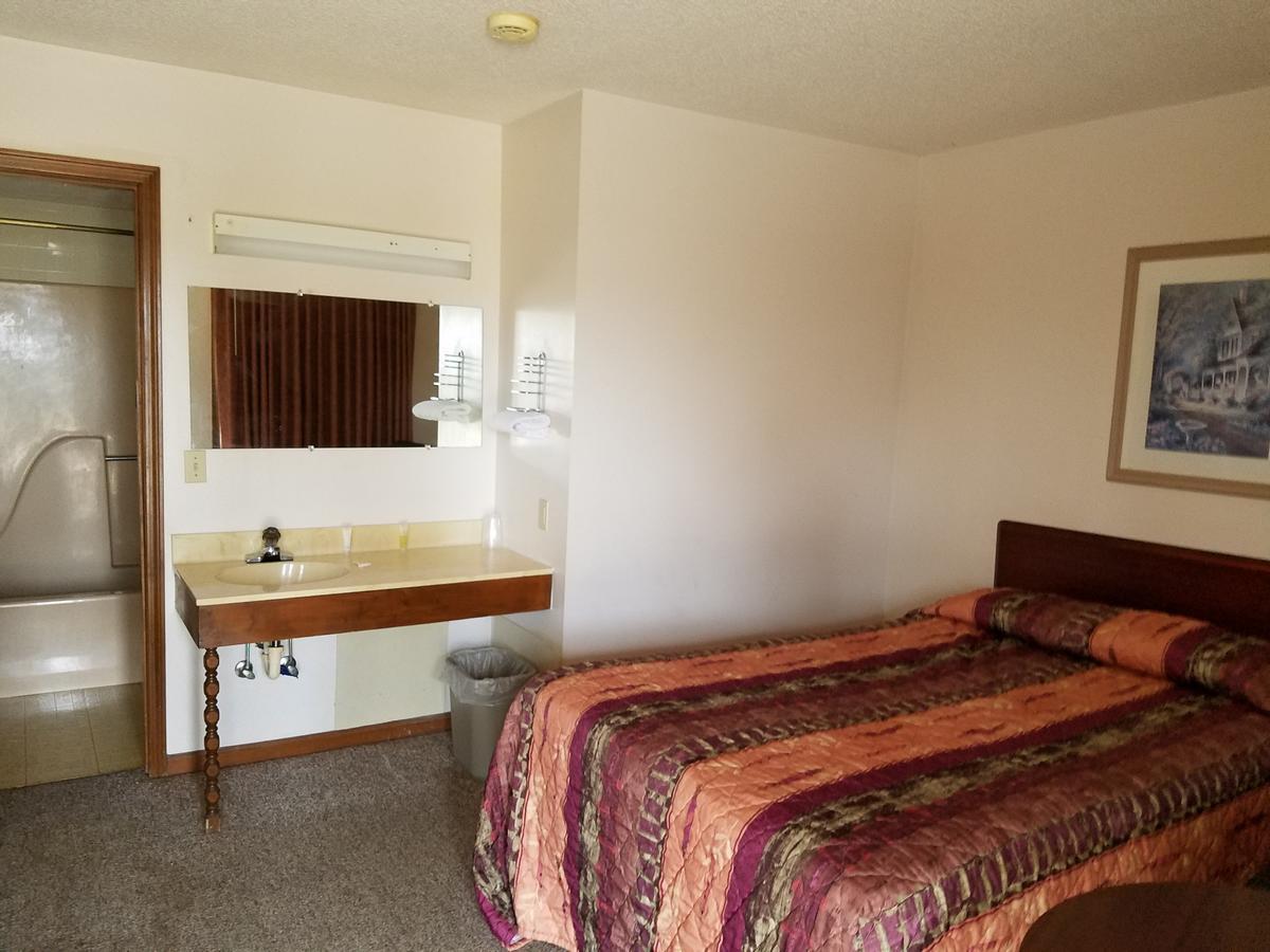 Midwest Inn Paoli Екстер'єр фото